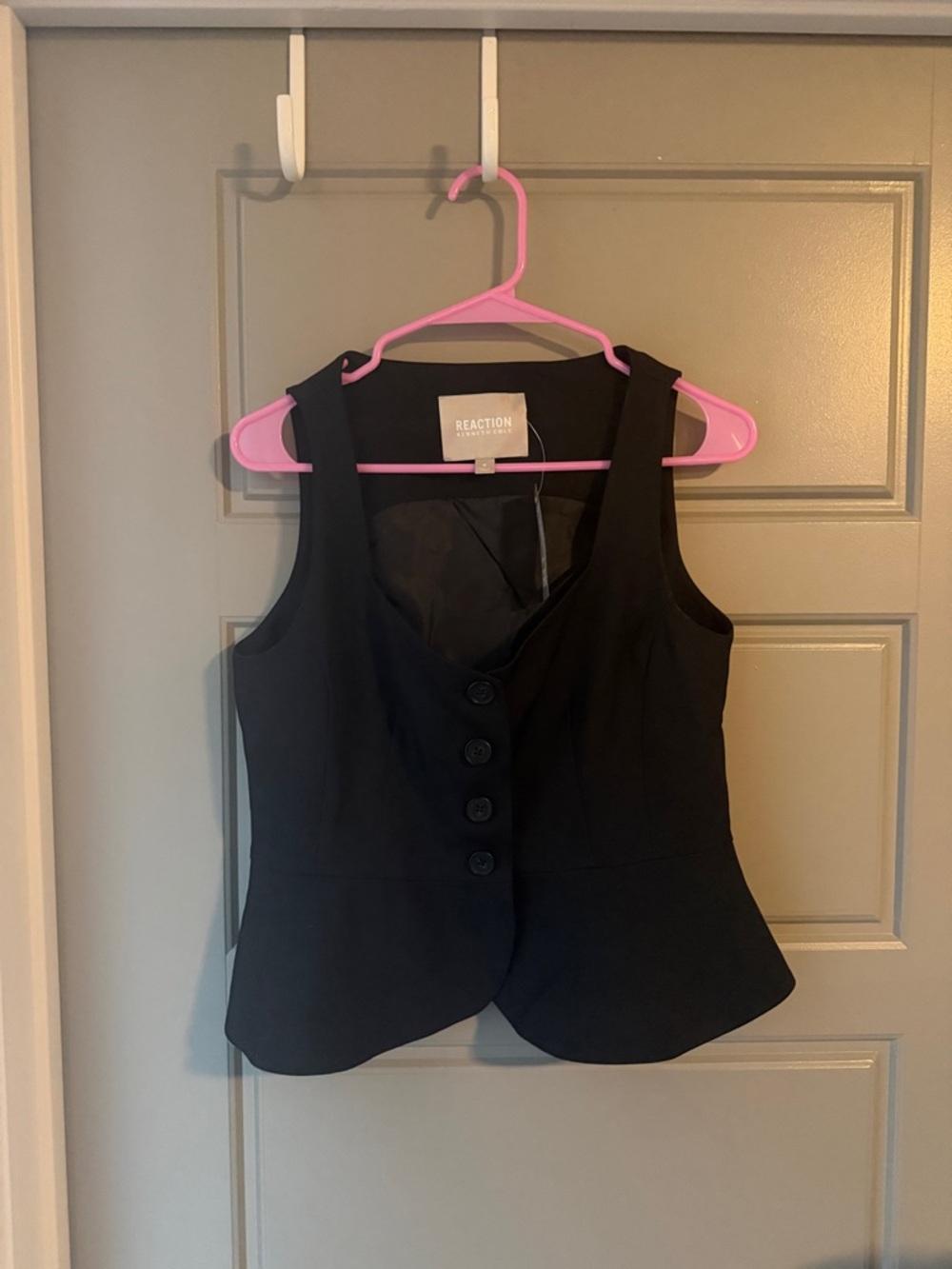 NWT Kenneth Cole Reaction Black Tailored Sleeveless Button Vest